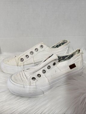 Blowfish Malibu White Distressed Canvas Sneakers, Size 8